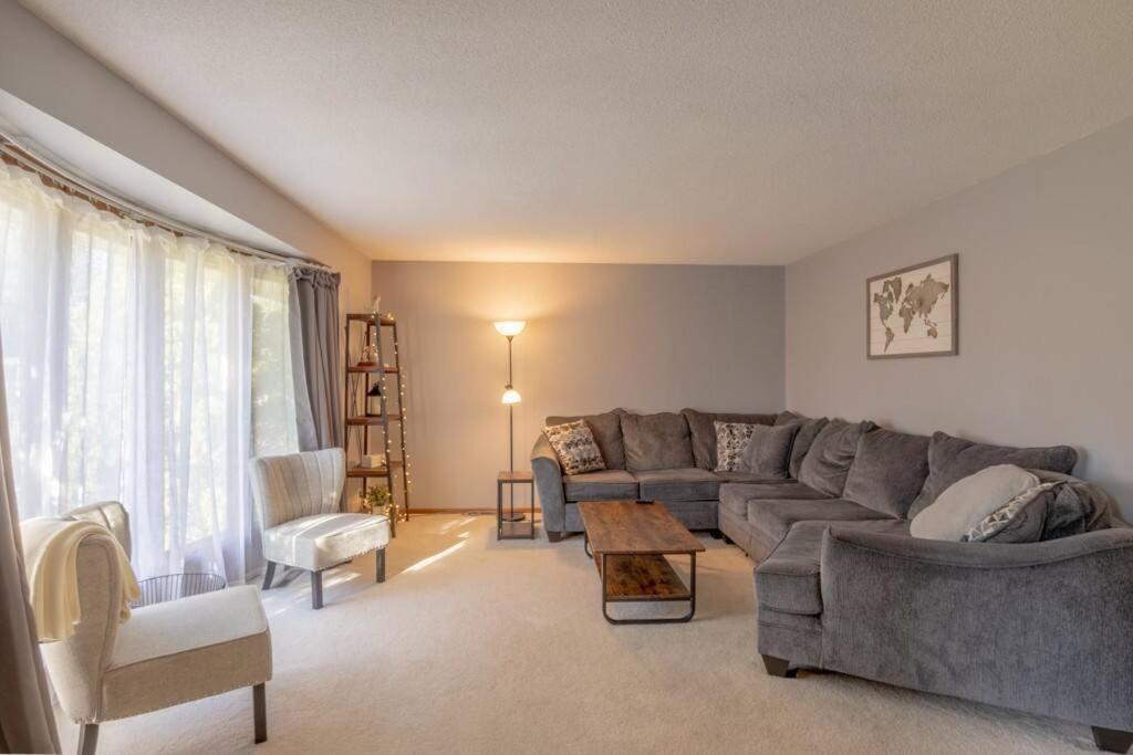 Family Home W/ 2 King, 2 Queen Beds + Game Room Bemidji Eksteriør billede