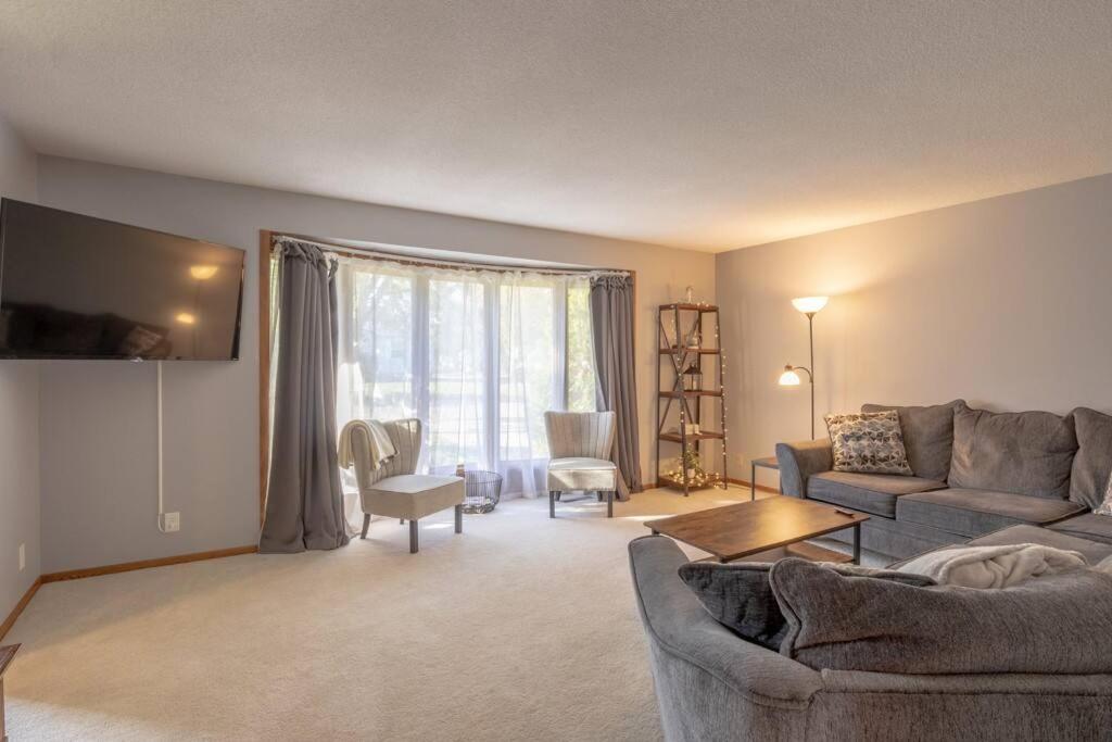 Family Home W/ 2 King, 2 Queen Beds + Game Room Bemidji Eksteriør billede
