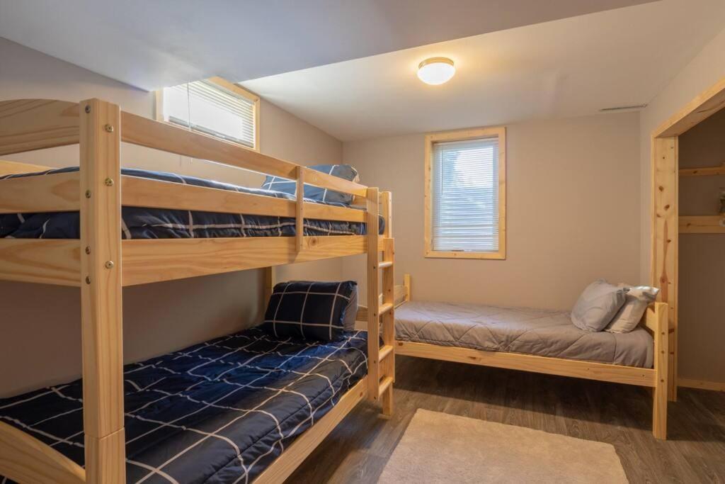 Family Home W/ 2 King, 2 Queen Beds + Game Room Bemidji Eksteriør billede
