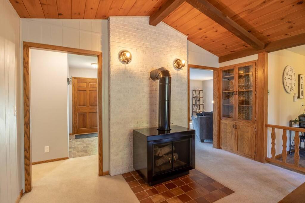 Family Home W/ 2 King, 2 Queen Beds + Game Room Bemidji Eksteriør billede